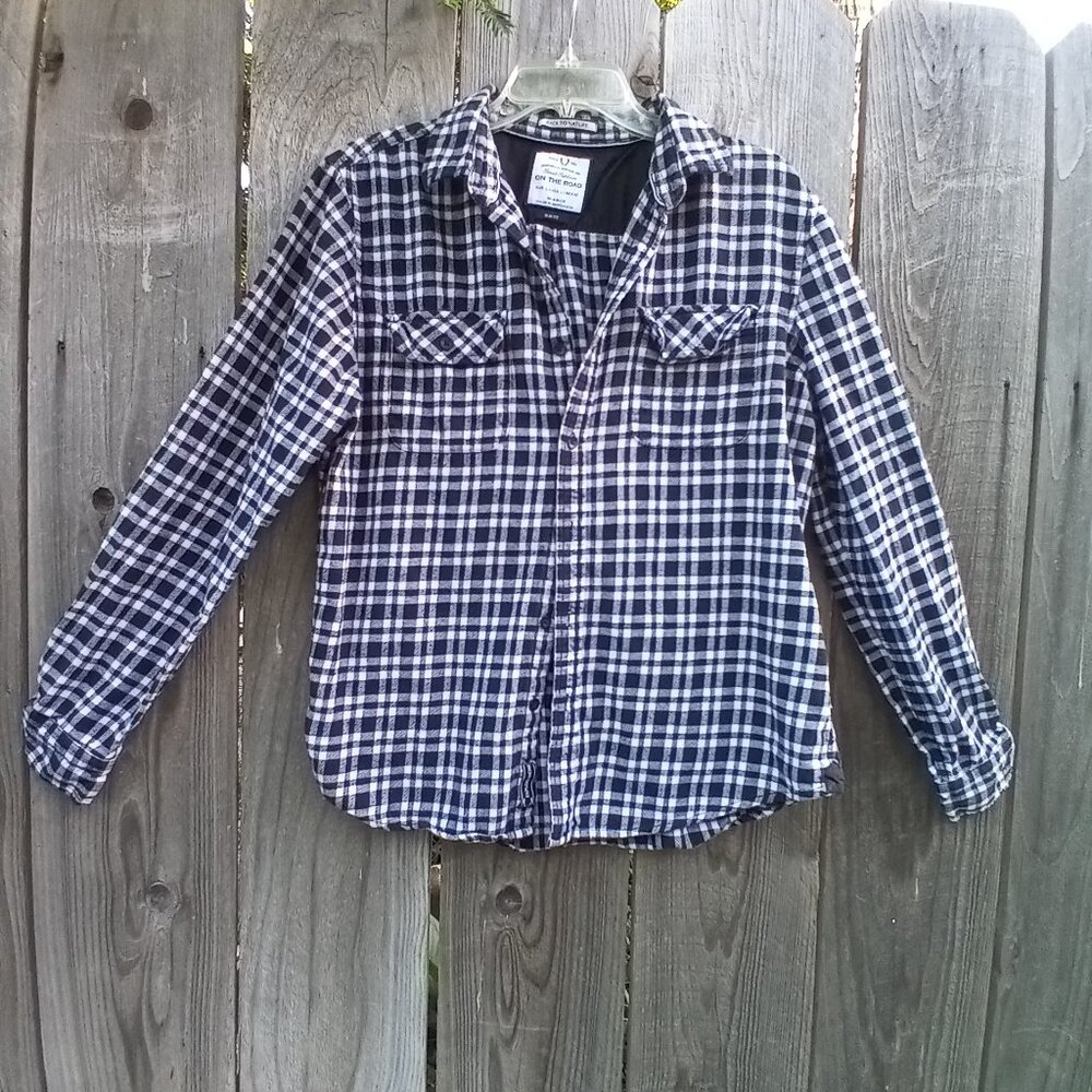 Plaid Black & White Button down L Flannel Shirt Closure Chest Pockets Outdoor